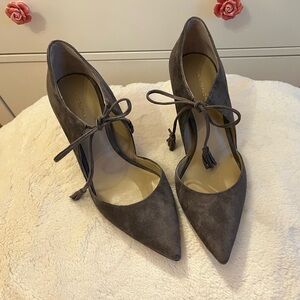 NWOT Ann Taylor Grey Suede Pumps